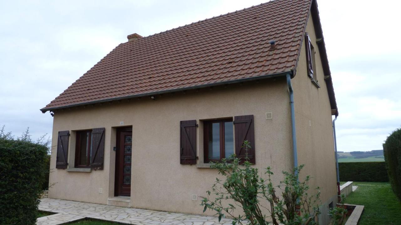Maison De Vacances Pour 6 Personnes Avec Piscine Lainsecq Екстериор снимка