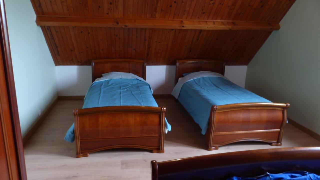 Maison De Vacances Pour 6 Personnes Avec Piscine Lainsecq Екстериор снимка