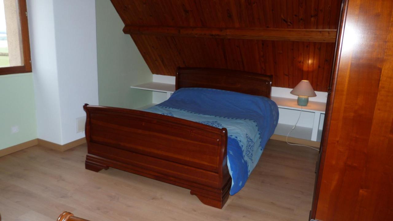 Maison De Vacances Pour 6 Personnes Avec Piscine Lainsecq Екстериор снимка